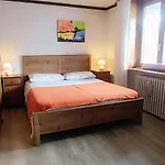 White House Cretax Apartmán