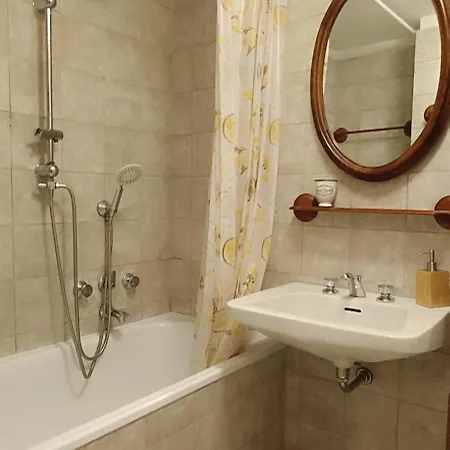Apartament White House Cretax
